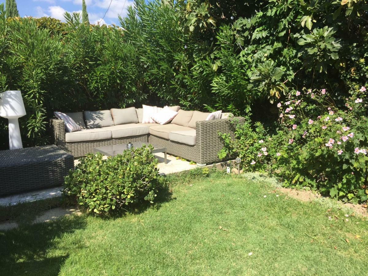 Les Aiguieres En Provence Bed & Breakfast Suze-la-Rousse Exterior photo